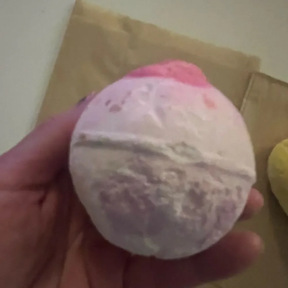 Lush Jingle Bells Bath Bomb